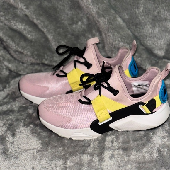 Nike Air Huarache City Low (pink) - Picture 4 of 4
